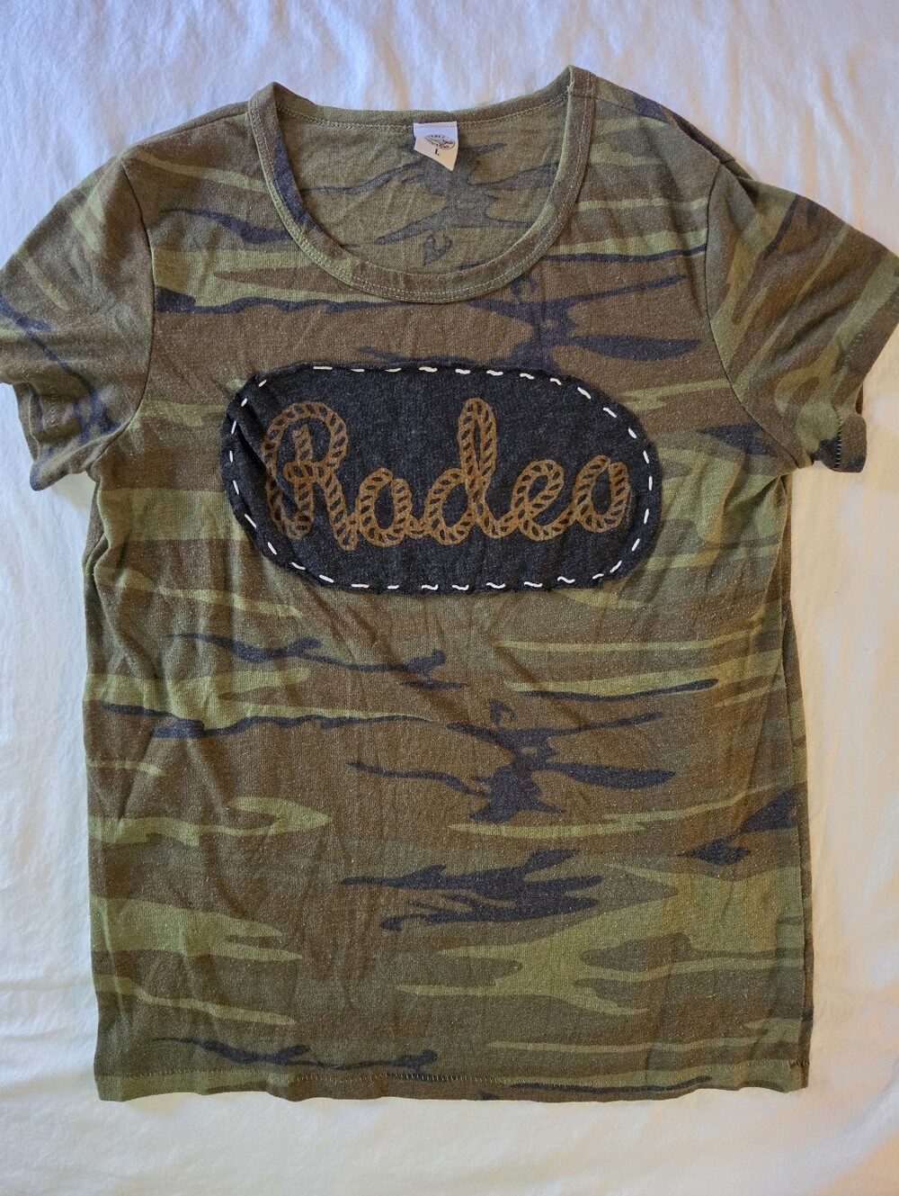 Texas Couture Camo Rodeo Rope Graphic Embroidered T-Shirt L